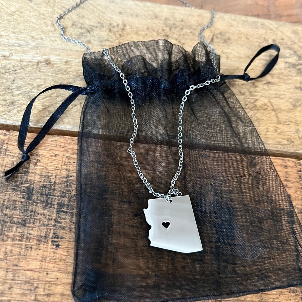 🌵Arizona State Shape Silver Tone Necklace☀️